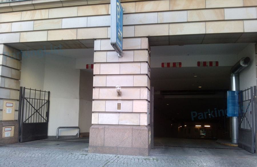 Außenansicht-1-Parkhaus Adlon Berlin 