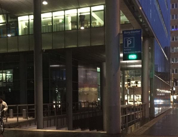 Außenansicht 2 - Parkhaus Sony Center Berlin 