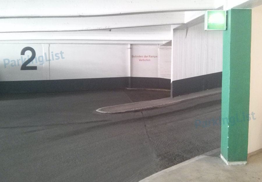 Innenansicht 1 - Parkhaus Windmuehlenstr Hannover 
