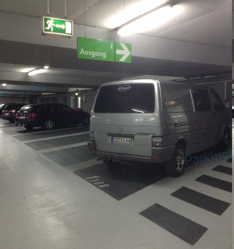 Innenansicht-4-Parkhaus An der Frauenkirche Dresden 