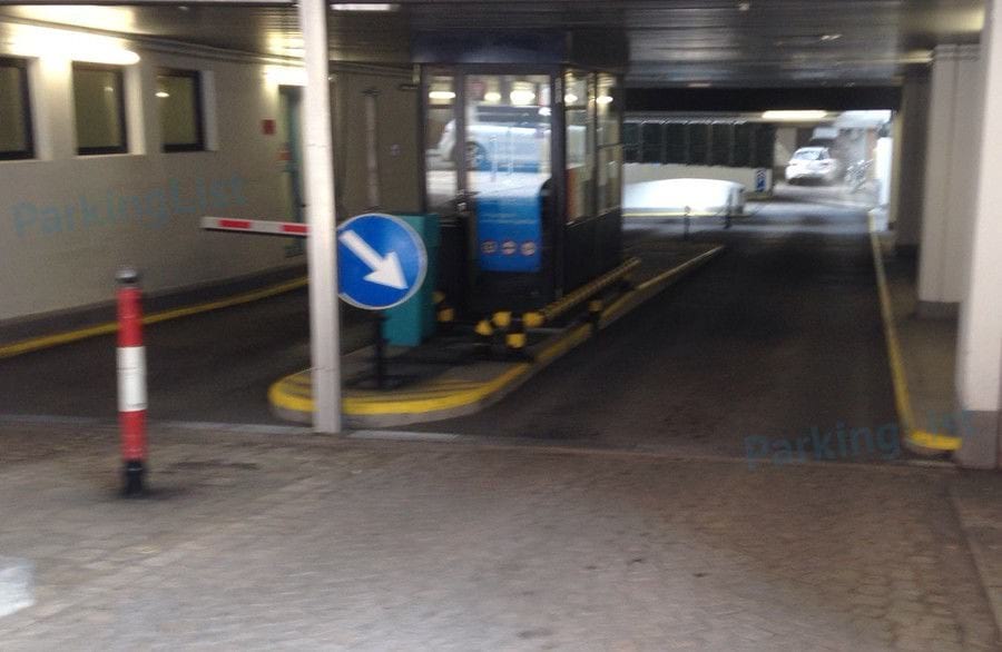 Einfahrt - Parkhaus Schwabenzentrum Stuttgart 