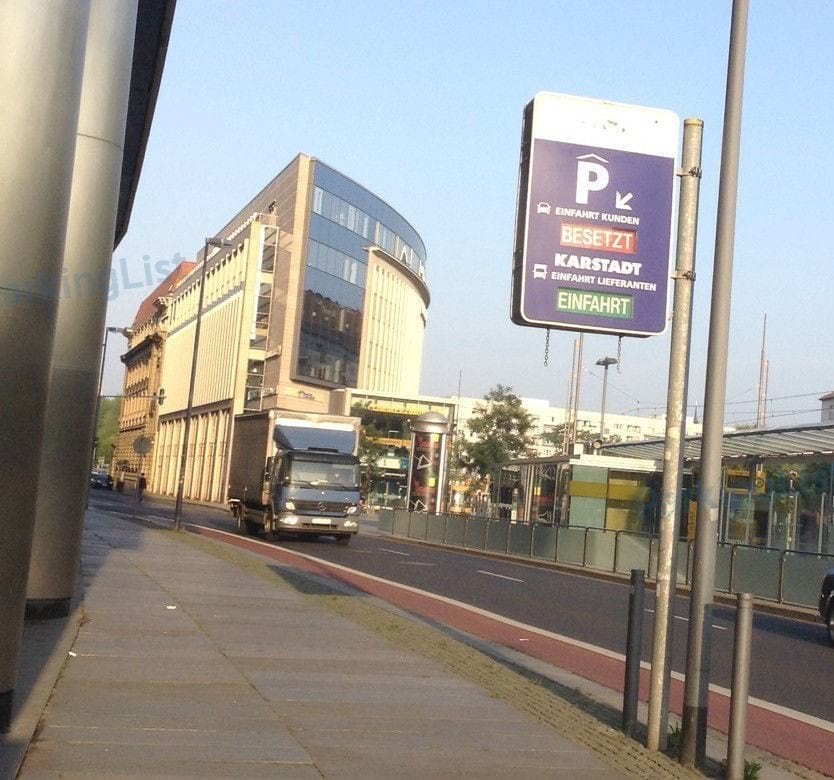 Außenansicht-1-Parkhaus Karstadt Dresden 