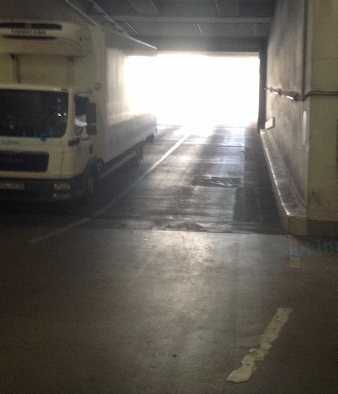 Innenansicht-1-Parkhaus Karstadt Dresden 