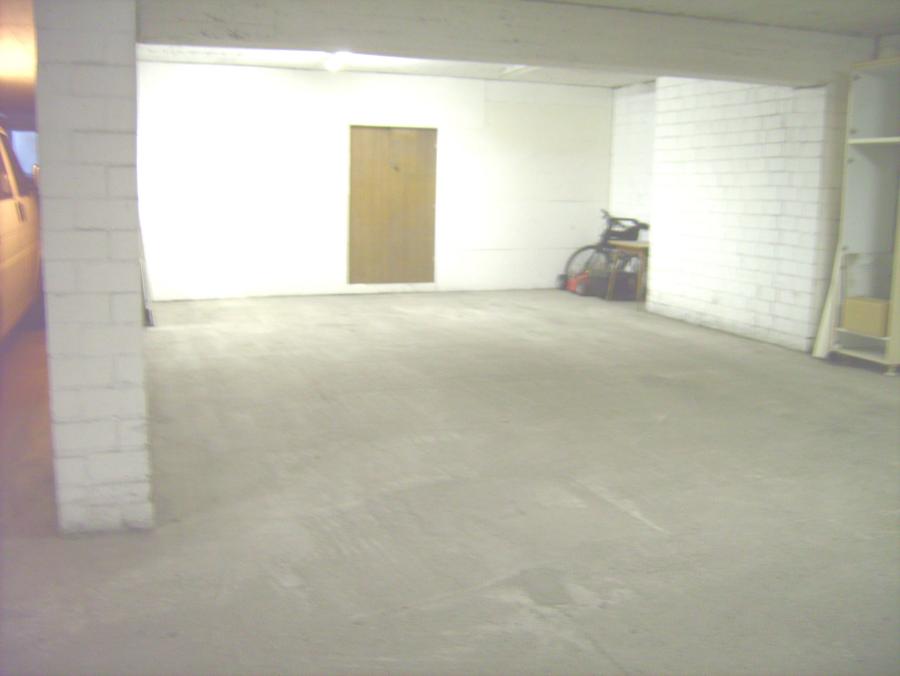 Tiefgaragenstellplatz 3
