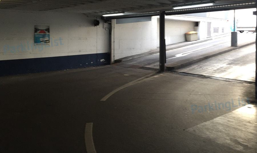 Innenansicht 2 - Parkhaus Sophienstrasse Stuttgart 