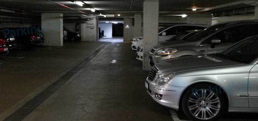 Innenansicht 2 - Parkhaus Breitestrasse Stuttgart 