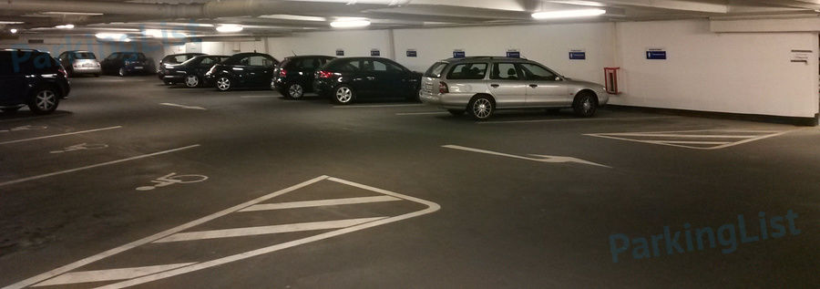 Innenansicht-4-Parkhaus Karstadt Düsseldorf 