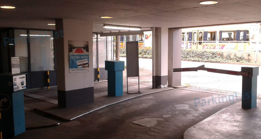 Innenansicht  - Parkhaus Schlossstrasse Stuttgart 