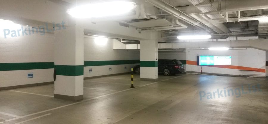 Innenansicht-2-Parkhaus Koe Galerie Duesseldorf 