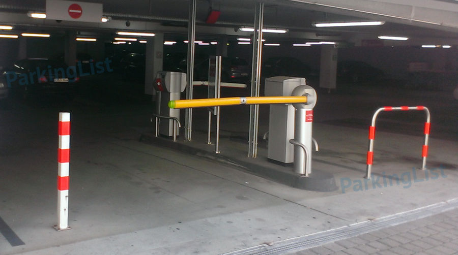 Einfahrt - Parkhaus Cannstatter Carré Stuttgart 