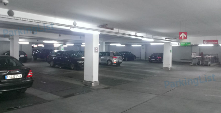 Innenansicht 2 - Parkhaus Cannstatter Carré Stuttgart 