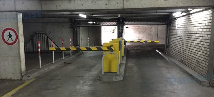 Innenansicht - Parkhaus Innenhafen Duisburg 