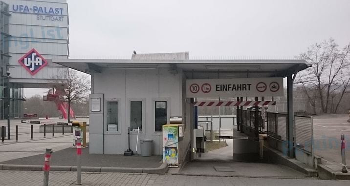Einfahrt - Parkhaus Media Forum Stuttgart 