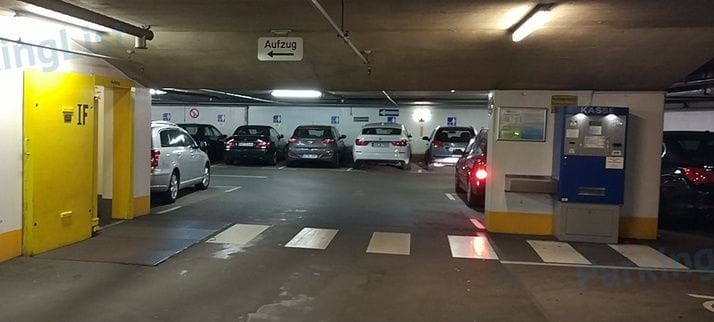 Innenansicht 1 - Parkhaus Muensterplatzgarage Bonn 