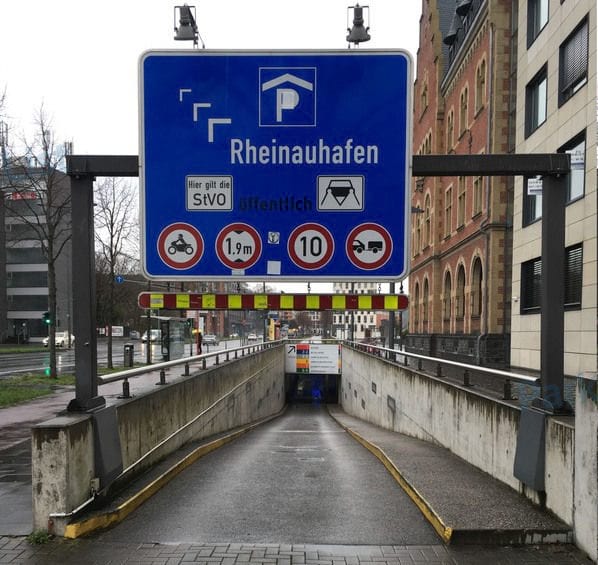 Parkhaus Rheinauhafen Köln Parken in Köln