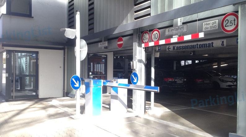 Einfahrt - Parkplatz Luisenhospital Aachen 