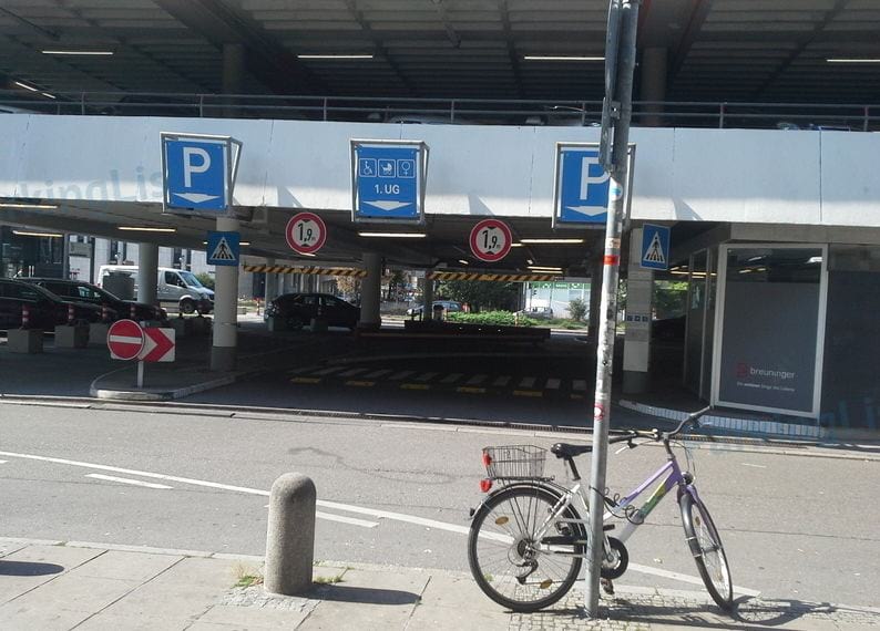 Außenansicht 2 - Parkhaus Breuninger Stuttgart 