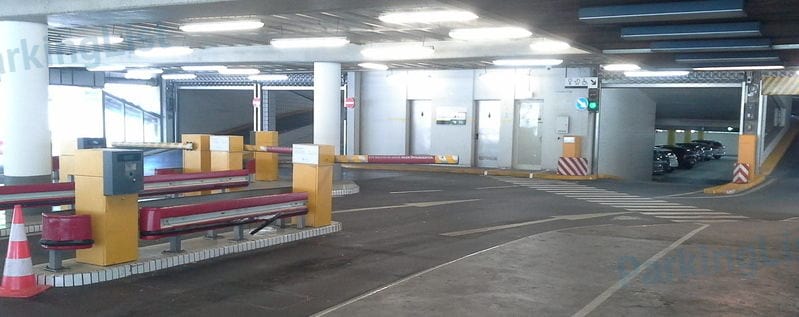 Innenansicht - Parkhaus Breuninger Stuttgart 
