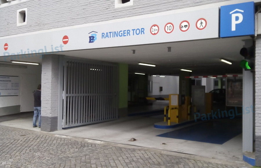 Außenansicht-1-Parkhaus Ratinger Tor Düsseldorf 