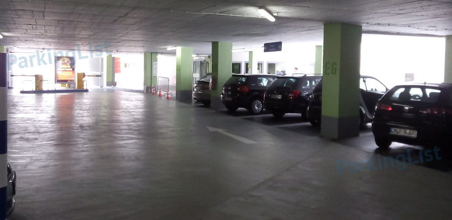 Innenansicht-1-Parkhaus Ratinger Tor Düsseldorf 