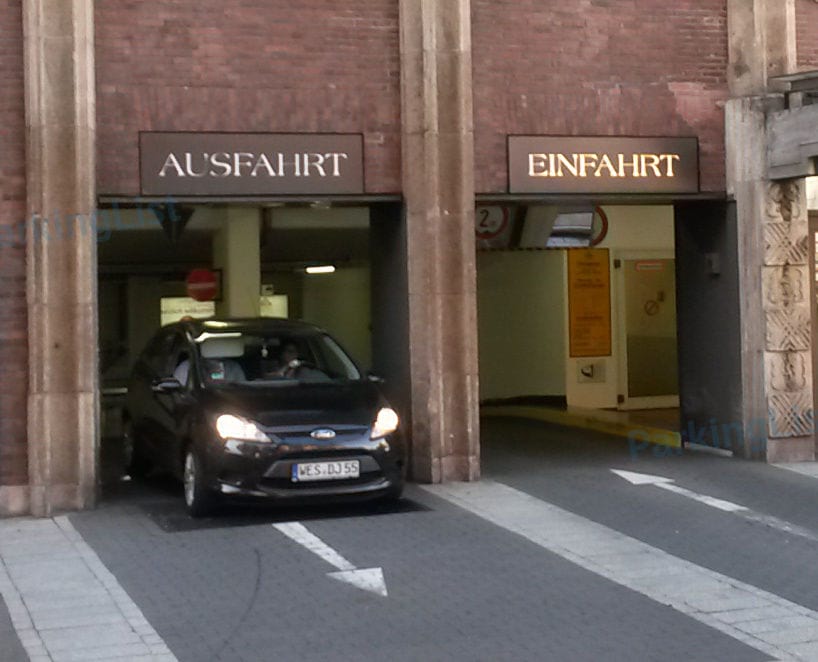 Außenansicht-2-Parkhaus Schadow Arkaden Duesseldorf 