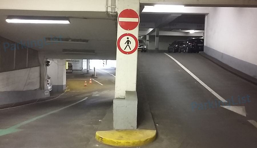 Innenansicht-2-Parkhaus Kaiserplatz Frankfurt 