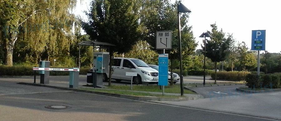 Zufahrt - Parkhaus Am Krongut Potsdam 