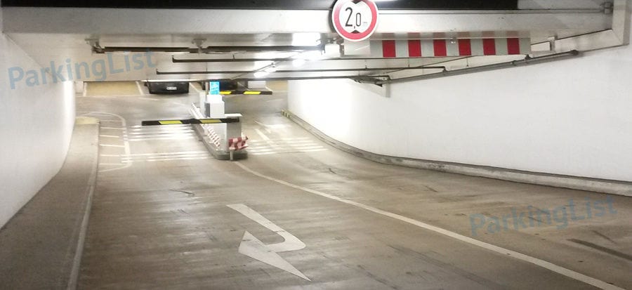 Innenansicht-1-Parkhaus Trinkaus Galerie Duesseldorf 