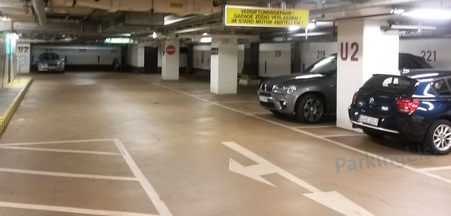 Innenansicht-2-Parkhaus Trinkaus Galerie Duesseldorf 