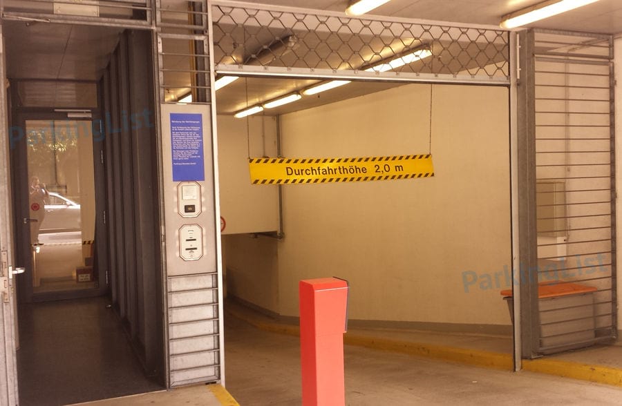 Innenansicht-1-Parkhaus Baseler Platz Frankfurt am Main 