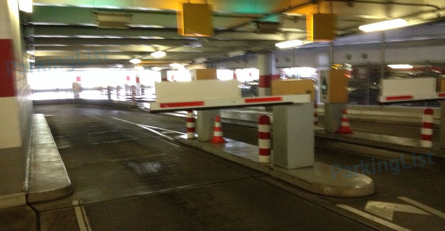 Innenansicht-2-Parkhaus Ring Center Berlin 