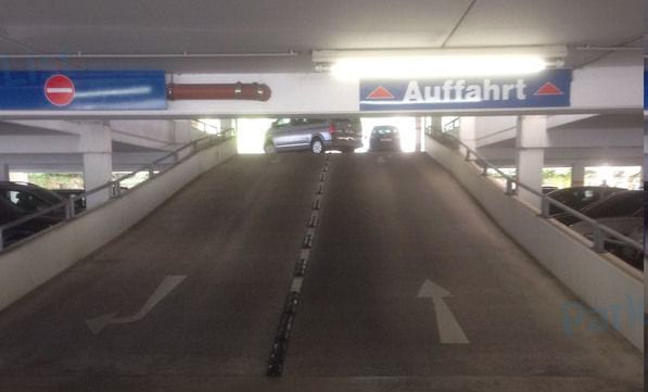 Auffahrt - Parkhaus Am Zwinger Bielefeld 