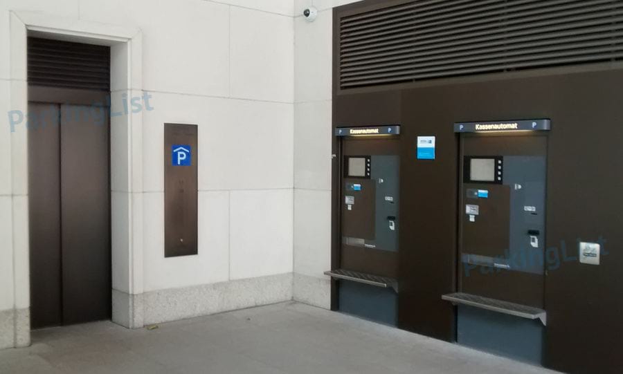 Innenansicht-2-Parkhaus Opernturm Frankfurt 