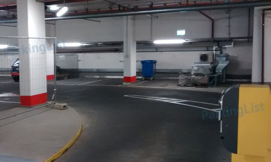 Innenansicht-2-Parkhaus Trianon Frankfurt am Main 