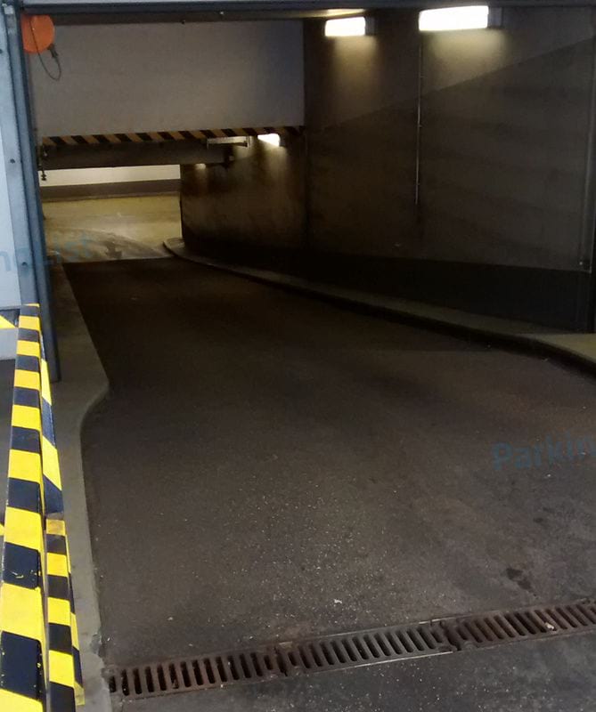 Zufahrt-Parkhaus Westend Frankfurt am Main 