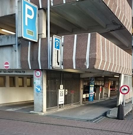 Einfahrt - Parkhaus Austrasse Idar Oberstein 