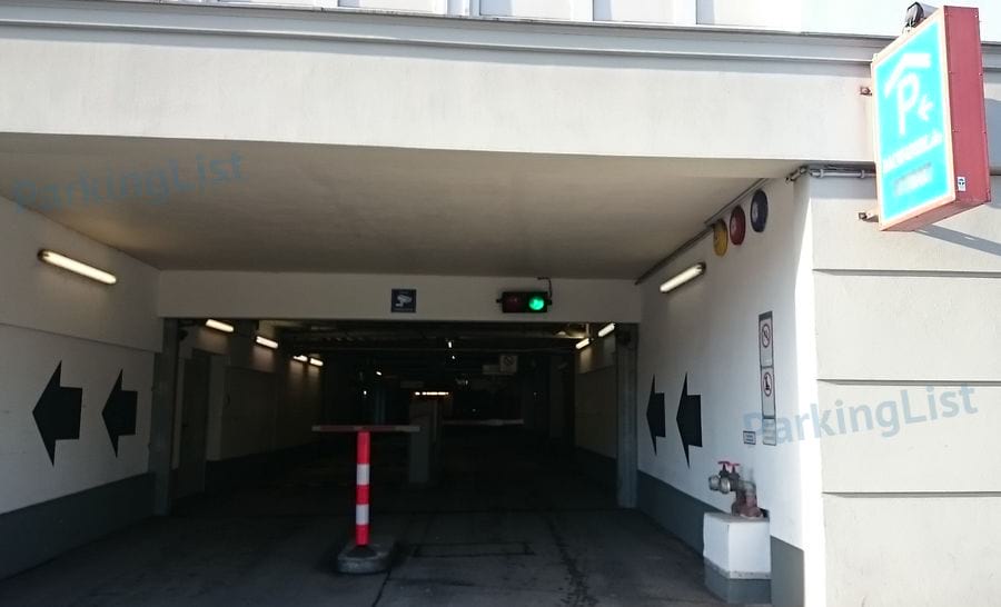 Zufahrt - Parkhaus Backfabrik Berlin 