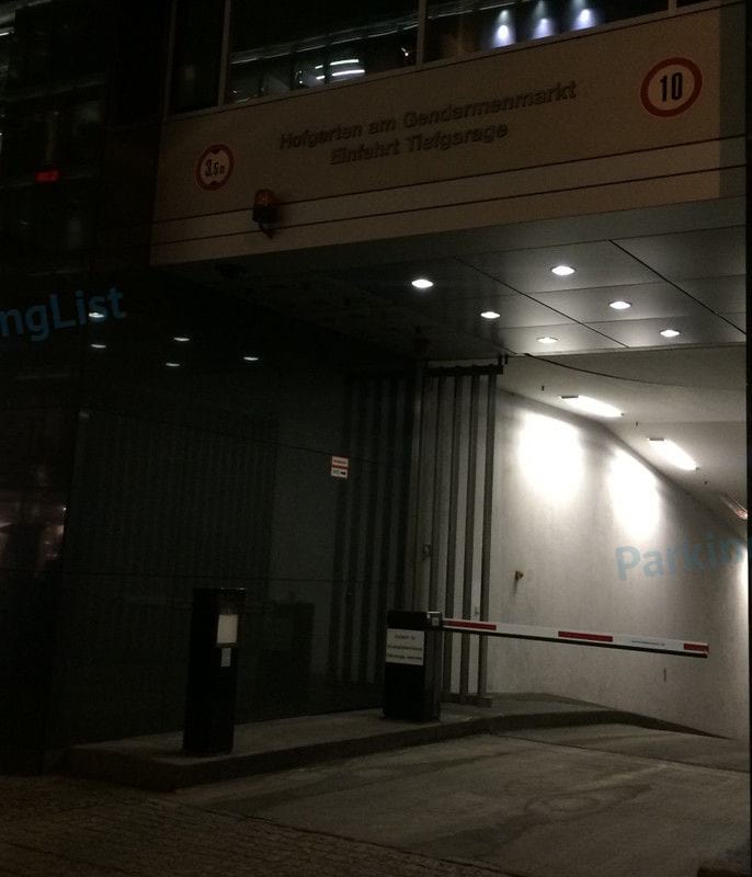 Zufahrt - Parkhaus Franzoesische Strasse 39 Berlin 