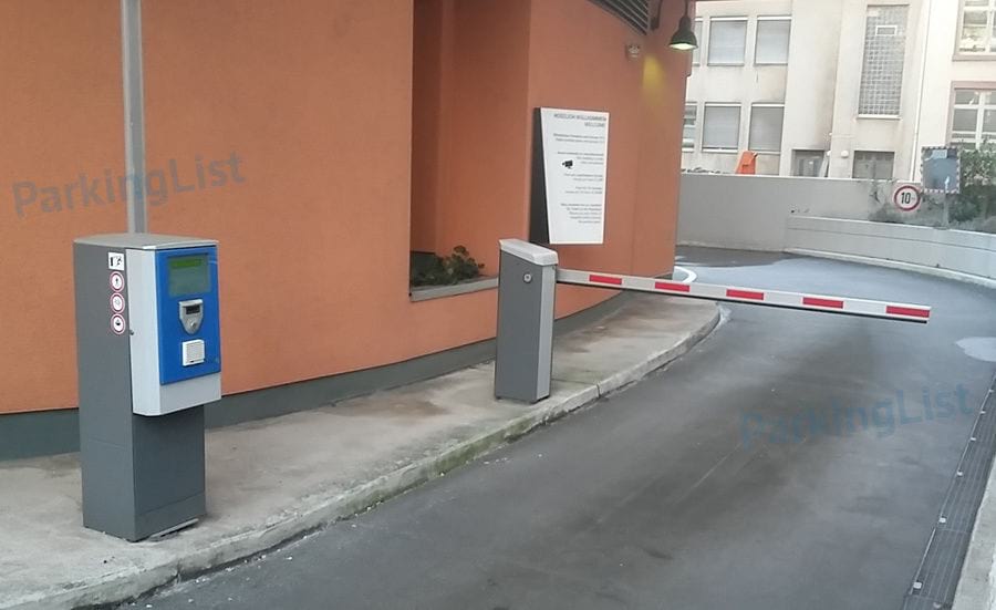 Einfahrt - Parkhaus Le Meridien Parkhotel Frankfurt am Main 