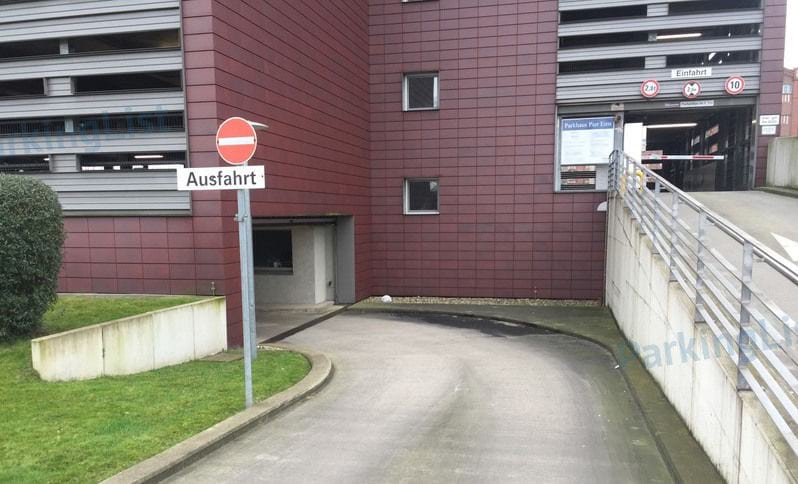 Zufahrt - Parkhaus Pier Eins Duisburg 