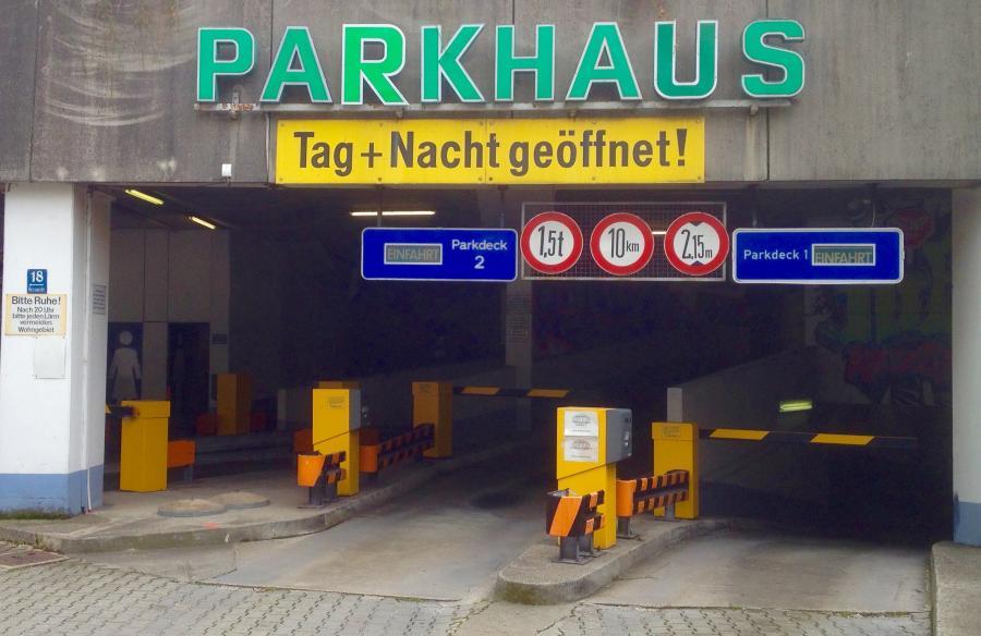 Außenansicht - Parkhaus Schwabing Muenchen 