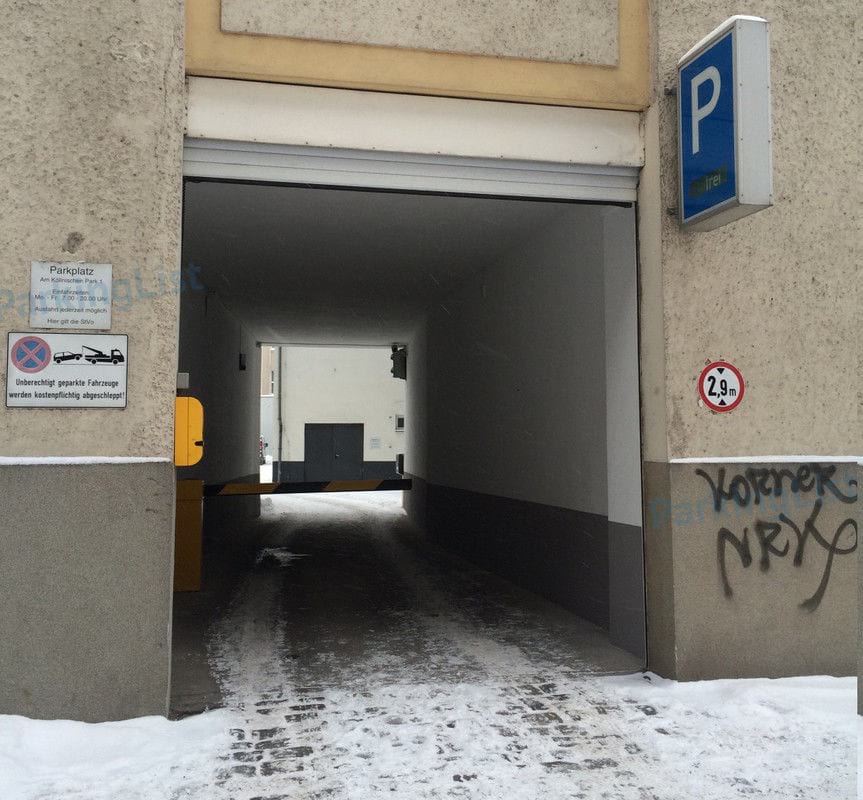 Zufahrt - Parkplatz Am Koellnischen Park 1 Berlin 