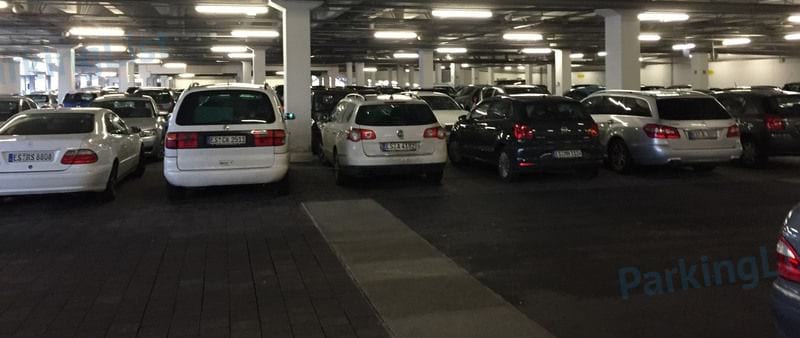 Innenansicht - Parkraum Nanz Center Kirchheim unter Teck 