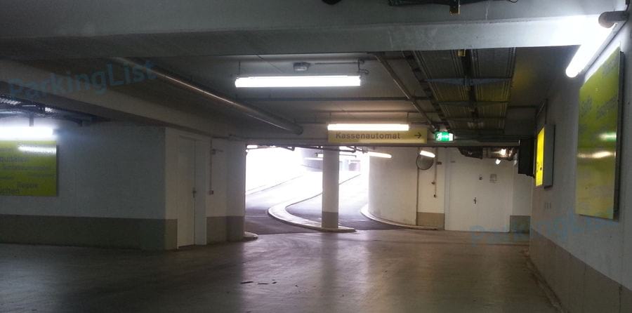 Innenansicht-2-Parkhaus Stilwerk Berlin 