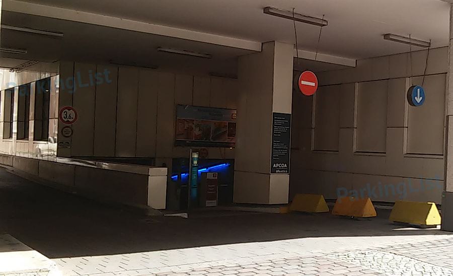 Außenansicht-2-Parkhaus Hotel Marriott Hamburg 