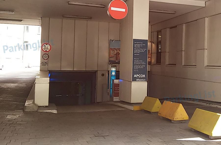 Außenansicht-3-Parkhaus Hotel Marriott Hamburg 