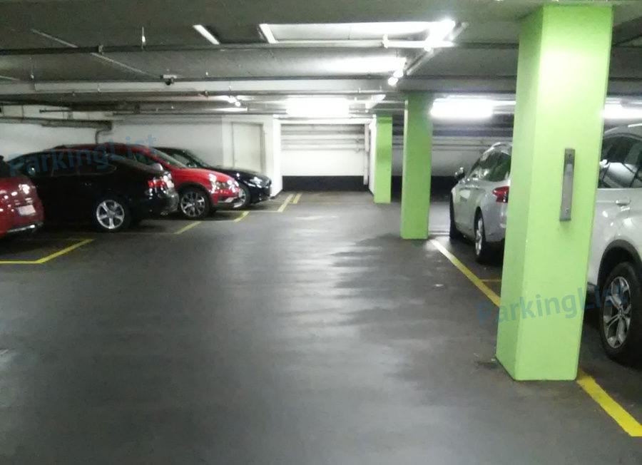 Innenansicht-2-Parkhaus Hotel Marriott Hamburg 