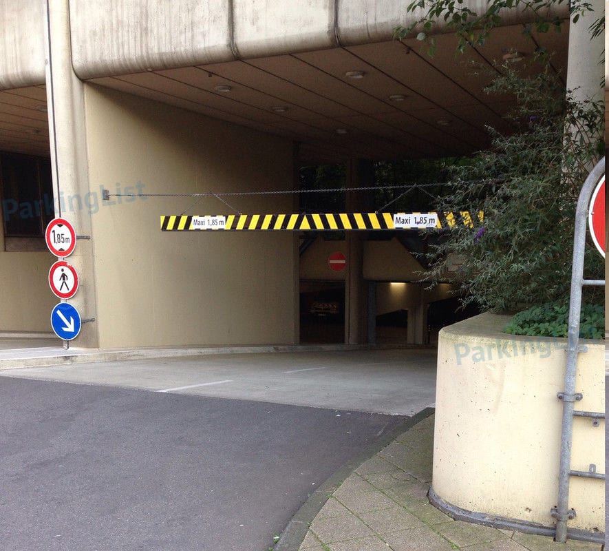 Außenansicht 1 - Parkhaus Willi Brandt Platz Bielefeld 