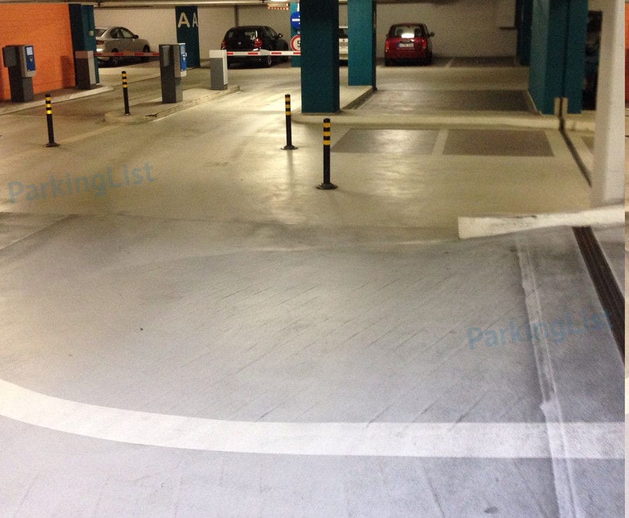 Innenansicht 1 -Parkhaus Willi Brandt Platz Bielefeld 