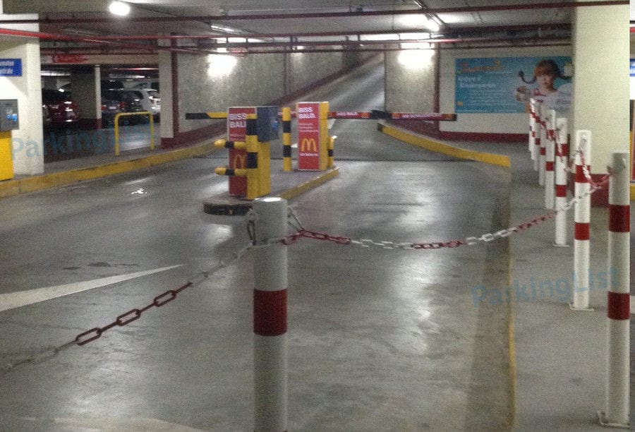 Innenansicht 2 - Parkhaus Schiller Galerie Dresden 